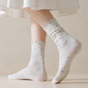 Chaussettes mignonnes à pois pour femmes avec volants, style japonais fines et élégantes.