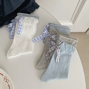Gynaikeies katsitses koreanikoy styl me karo filogo kai omorfo kentyma, malakes.
