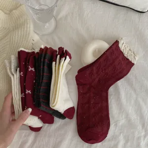 Koreanische Beerenrote Damen Socken süße Schleife Punkte Mittelrohr Strick Socken Herbst