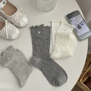 Korean style cute ruffles crew socks with tiny flower buttons, comfortable ribbed knit socks.