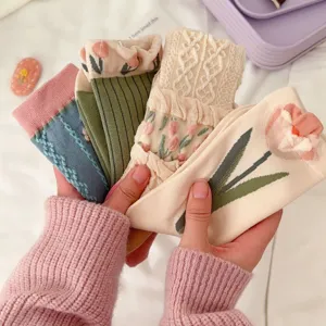 Women's Cute Floral Embroidered Tulip Crew Socks Sweet Vintage Cotton Knitted Long Socks Fashion Casual Hosiery
