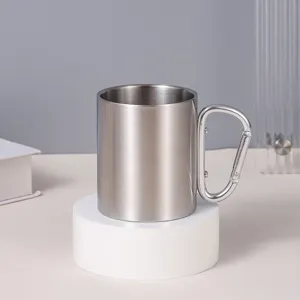 Tasse de camping en acier inoxydable double paroi 300ml avec poignée mousqueton détail.