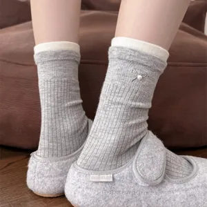 Autumn winter women mid tube grey knit socks with cute pearl bow contrast color ribbed cuffs