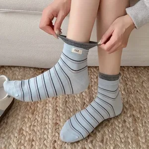 Koreaanse minimalistische gestreepte sokken, zacht gekamd katoen voor lente en zomer.
