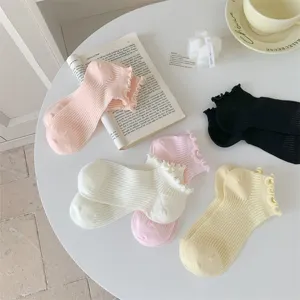 Summer thin solid color sweet ruffle mesh boat socks, breathable and comfortable short socks.