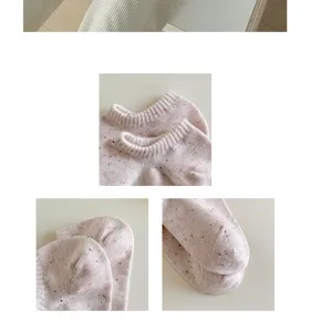 Pink speckled ankle socks detail shot, low cut invisible short socks for daily wear.