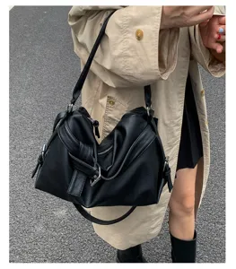 Cross-border retro motorcycle shoulder bag for women, casual niche edgy leather tote.