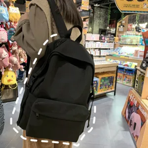 Lässiger Nylon-Einfarbig-Rucksack für Studenten, leichte Schultasche für den Alltag.
