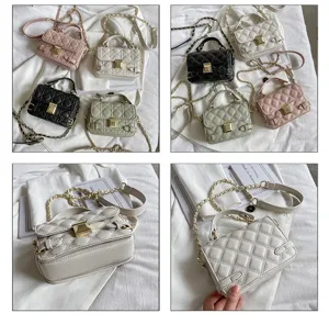 Chic quilted chain shoulder bag for women, elegant pu leather crossbody square bag.