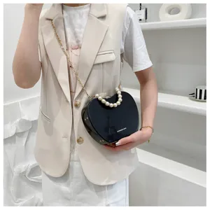 Women pearl heart shaped crossbody bag stylish single shoulder chain bag spring summer