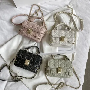 Women quilted chain shoulder bag fashion luxury style crossbody handbag with metal lock top handle