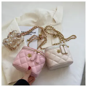 Quilted chain vanity bag for women, cute pink and white cosmetic shoulder crossbody bag
