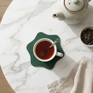 Groene PU lederen bloem onderzetter waterdichte zeshoekige tafelmat voor eettafel decor.