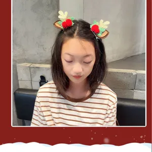 Pinces à cheveux renne de Noël pour enfants jolies pinces bois cerf pompons rouges de