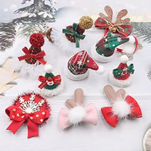 Weihnachtliche Haarklammern Set, süße Plüsch Rentiergeweih und Weihnachtsmannmütze für Kinder.