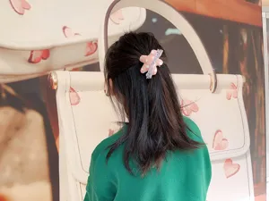 Jolie pince à cheveux étoile en tissu àpois pour filles, accessoire rembourré en dentelle.