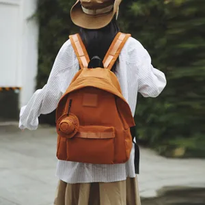 Stilvoller leichter Freizeit-Rucksack mit grossem Fach für Arbeit, Schule und Reisen.
