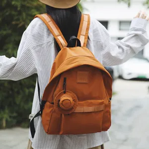 Großer lässiger Rucksack für Damen, ideal für Arbeit, Alltag, Schule und Reisen, robust.