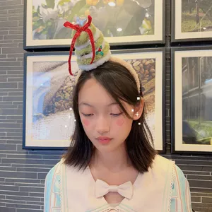 Plush Christmas tree headband for women and girls, cute holiday hair hoop and party hair accessory.