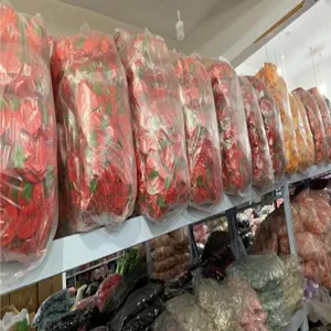 Großhandel rote Erdbeere Filz Haarklammern für Kinder, süße Haaraccessoires im Vorrat.