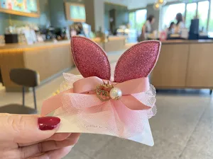 Süße rosa Glitzer Hasenohren Haarspange mit Tüll Schleife und Perlen Herz Anhänger für Mädchen.
