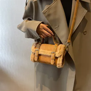 Stylish autumn winter plush handbag for women, trendy fuzzy shoulder crossbody small square bag.