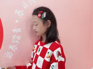 Süsses rotes Filz Haarclip Cartoon Stickerei süsses Haarschmuck für kleine Mädchen