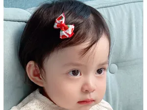 Süße rote Erdbeer Baby Haarklammer, kleine Schleife für Kleinkinder, weich und sicher.