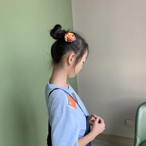 Bunte Blumen Haarklammer fuer Kinder handgemachte niedliche Haaraccessoires Seitenansicht