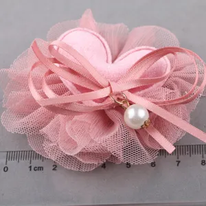 Rosa Mesh Stoff Herz Blume DIY Haarzubehör mit Perlenanhänger und hübschem Schleifenband.