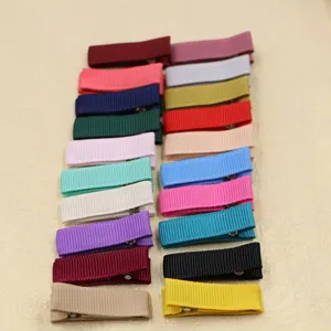 Bunte Ripsband Stoff umwickelte Haarklammern für DIY Haarspangen und schöne Accessoires.