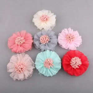 DIY Tüllblumen Detailansicht, handgemachte Blumen Applikation für Haarschleifen Schuhe.