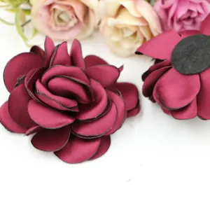 Große handgemachte Stoffrosen DIY-Accessoires für Haarspangen, Sträuße und Hochzeitsdekoration.