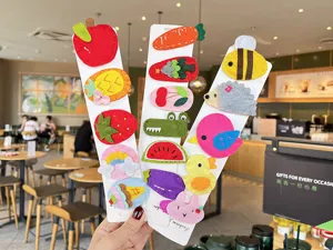 Handgemachte süße Filz-Haarspangen für Kinder, Cartoon-Frucht- und Tierdesigns, Baby-Haaraccessoires.
