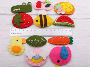 Handgemachte Filz Haarnadeln Set mit süßen Cartoon Tieren und Früchten für Kinder Haarstyling.