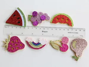 Glitzernde Frucht und Regenbogen Haarspangen Accessoires Detailansicht für Kinder Mädchen.