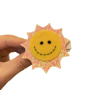 Süße Glitzer Sonne Haarklammer für Kinder, niedliches lächelndes Gesicht Seitenclip.
