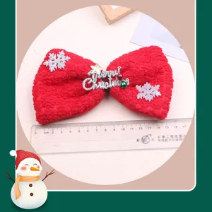 Rote weihnachtliche Plüsch Schleife Haarspange mit Schneeflocken für Kinder festlicher Haarschmuck