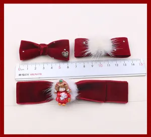 Fermagli per capelli in velluto bordeaux per ragazze con pompon e bambola, accessori invernali.