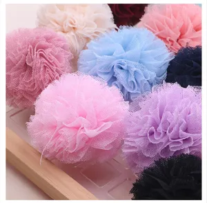 Bunte Netz Bälle Detailansicht, ideal für DIY Haarnadeln, Schuhe, Taschen und Bekleidungszubehör.