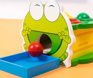 Wooden animal hammering ball toy detail view, educational toy for kids hand eye coordination