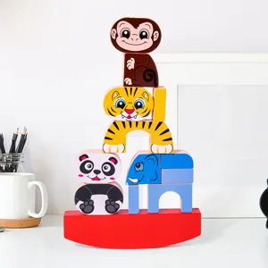 Gioco di impilamento di bilanciamento in legno per bambini, simpatici blocchi di animali su base.