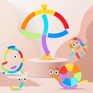 Set di blocchi da costruzione arcobaleno in legno, giocattolo educativo creativo per bambini.