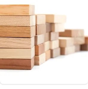Blocchi di costruzione in legno gioco impilamento texture dettaglio per bambini puzzle.