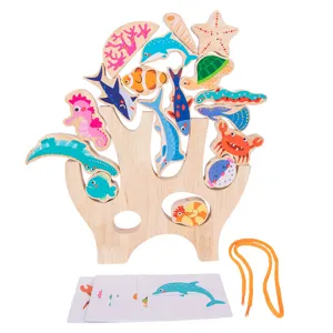 Gioco educativo di bilanciamento dell'impilamento di animali in legno per bambini