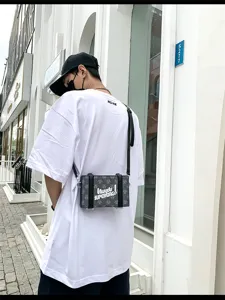 Modische bedruckte Box-Umhängetasche für Herren, trendige Streetwear-Schultertasche im Alltag.