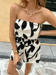 Stylish women's summer strapless leaf print jumpsuit, sexy slim fit short romper.