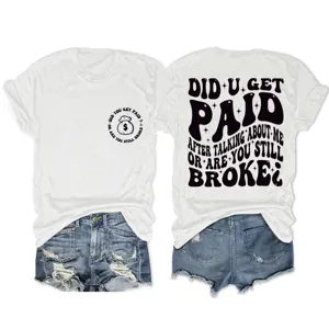 Vista dettagliata della t-shirt grafica casual da donna con stampa divertente e tessuto morbido.