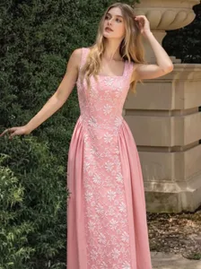 French Elegant Embossed Vest Midi Dress For Women 2025 Autumn Vintage Sleeveless Square Neck A-Line Dress Fashion Commuting Outfit