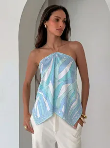 Schickes blau-weiß bedrucktes Haltertop mit rückenfreiem Design und seidig glatter Textur.